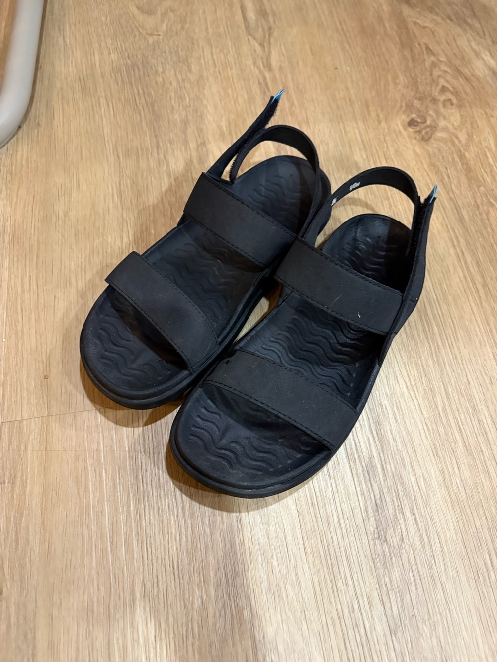 NATIVE | Black Adjustable Strap Sandals